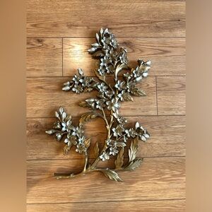 adorable vintage gold ornate floral wall hanging hard plastic frame 20x16”